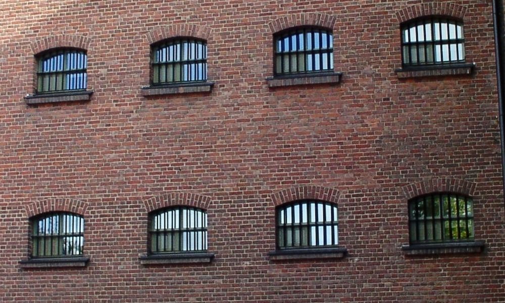 Vankilan ikkunat