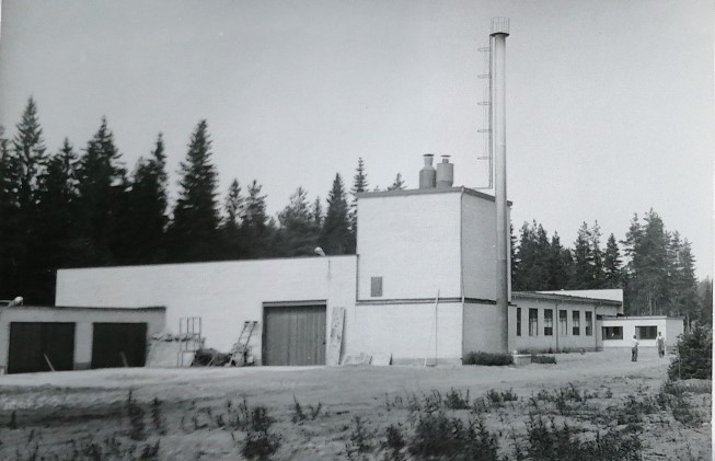 Lepolan Puuseppien uusi tehdas 70-luvulla Sammatin keskustassa