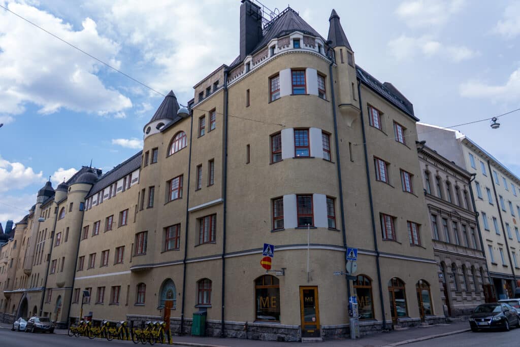 Ikkunaremontti Albertinkatu - ota yhteyttä lepolanpuusepat.fi